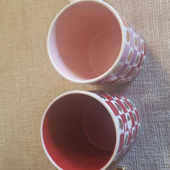 2 Coffee Mugs with 2 Keyfobs - Picture 6 of 14